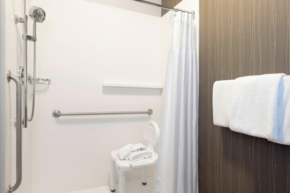 Suite, 1 Bedroom - Photo 7