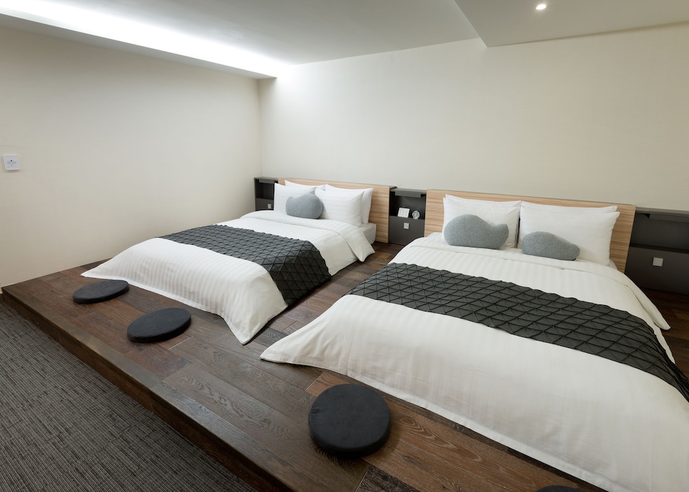 Family Suite (Must be accompanied by a child) photo 3