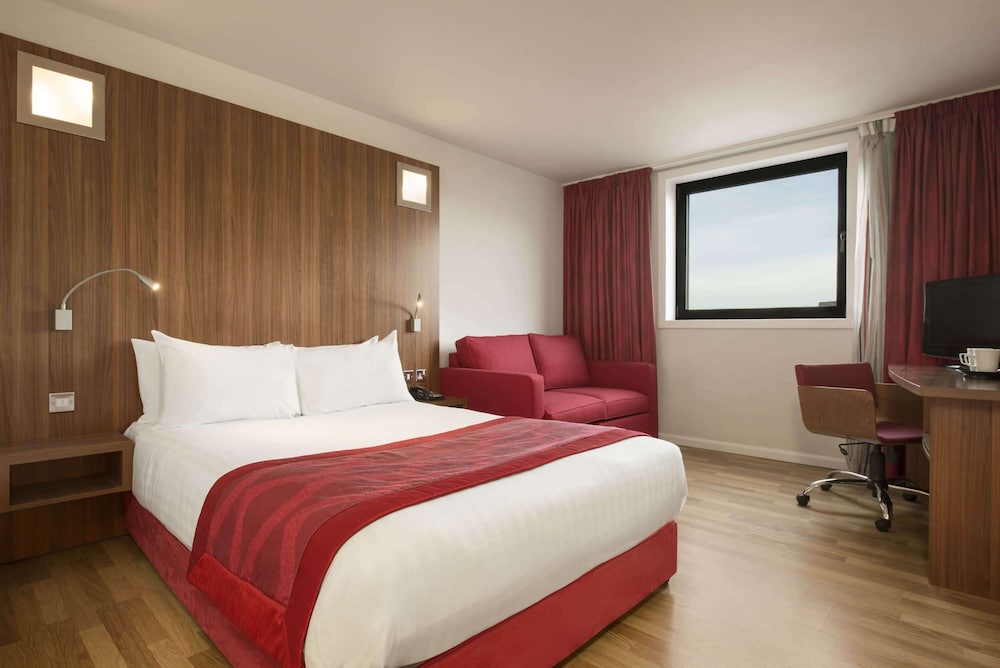 Room, 1 Double Bed, Non Smoking - Photo 3
