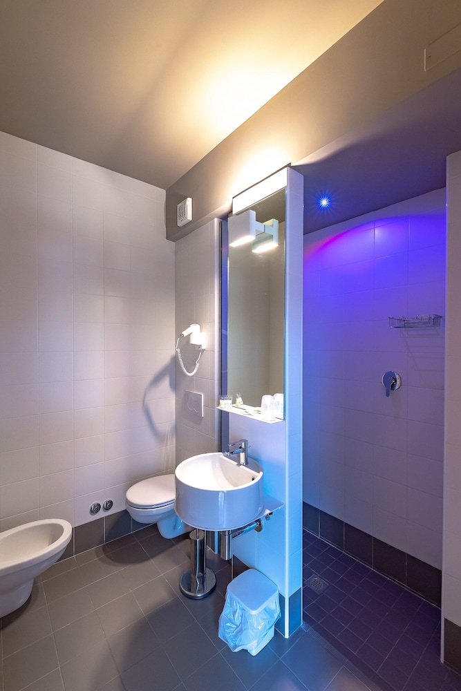 Superior Double Room Single Use photo 3