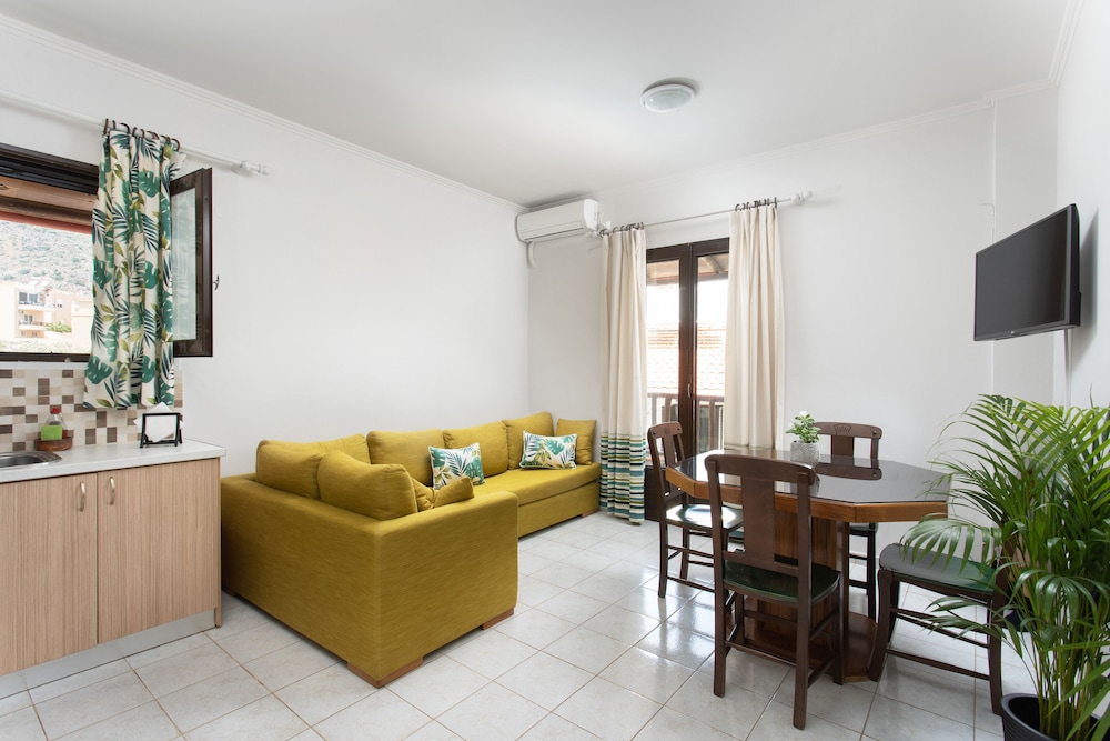 Family Apartment, 2 Bedrooms photo 1