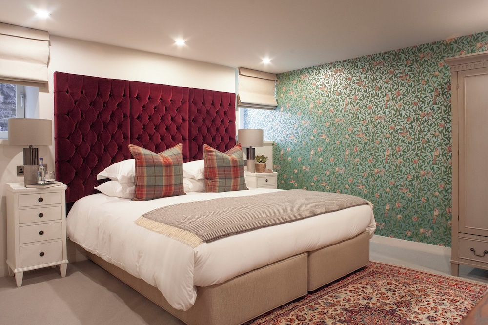 The House Suite (located at 5 Hampton Terrace)