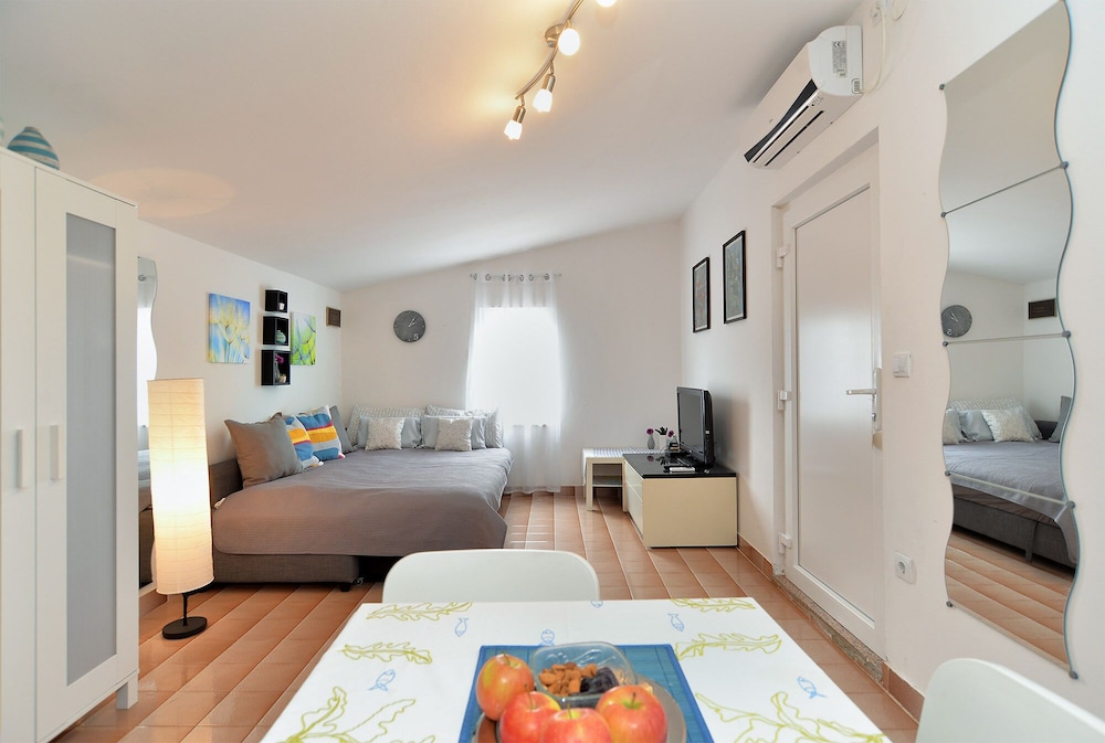 Standard House, 1 Bedroom (23129)