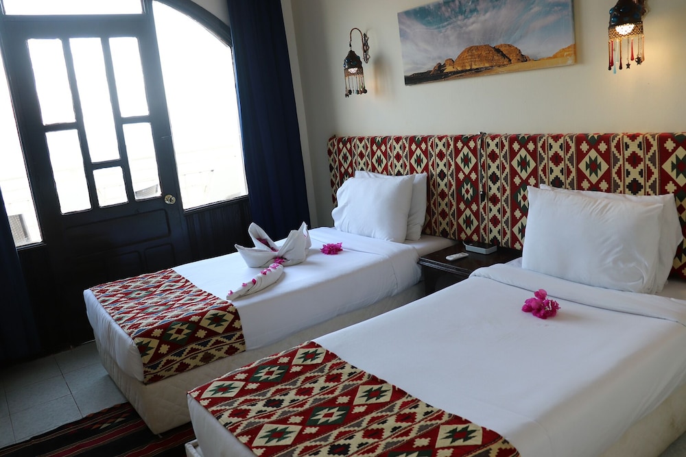 Economy Double or Twin Room, Sea View - Photo 2