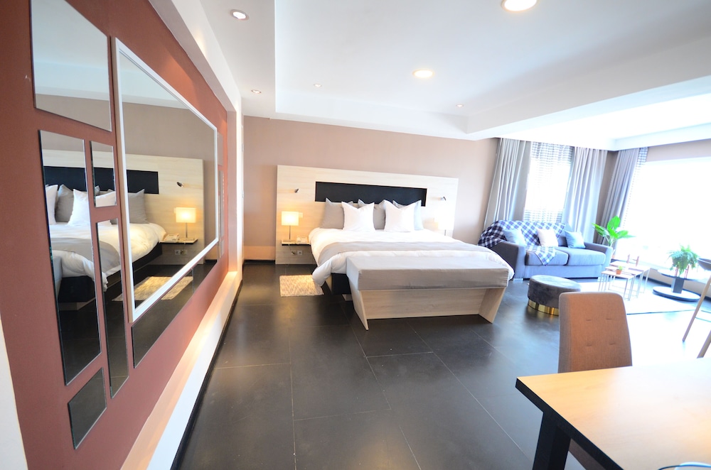 Panoramic Suite, 1 Bedroom, City View photo 3