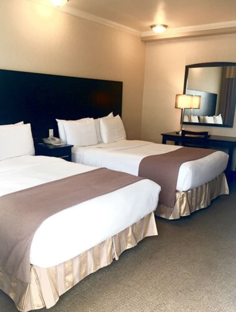 Standard Room, 2 Double Beds photo 3