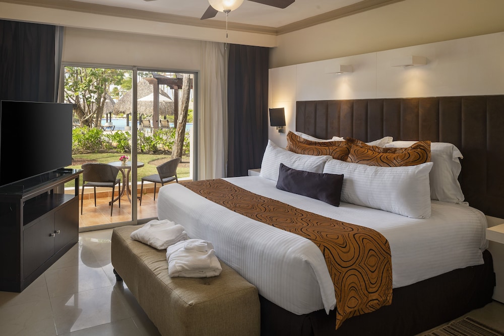 Honeymoon Suite, 1 King Bed (Club Tropical View)