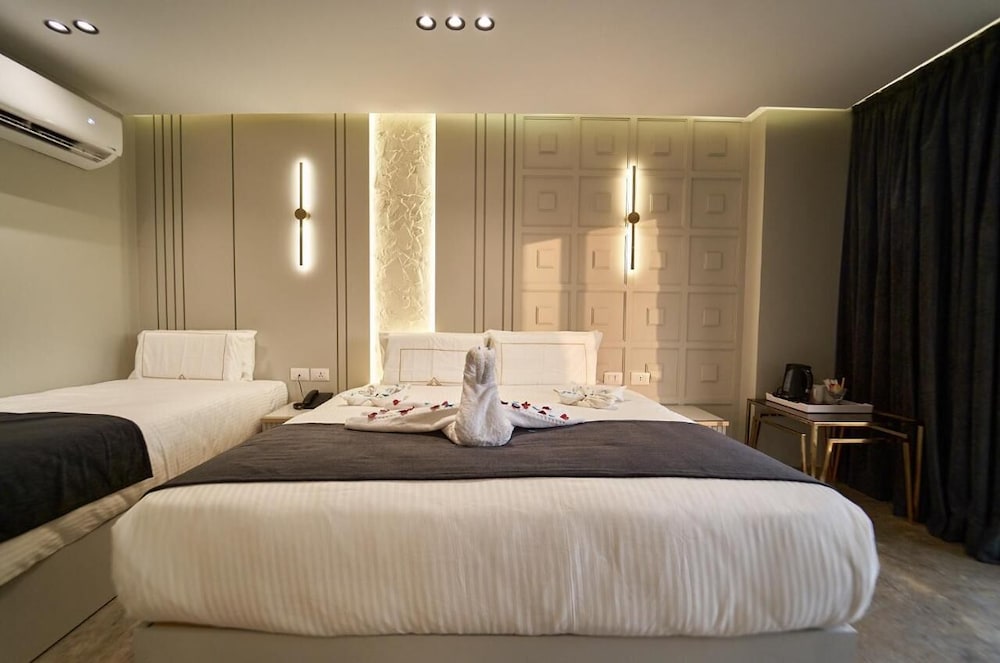 Deluxe Triple Room