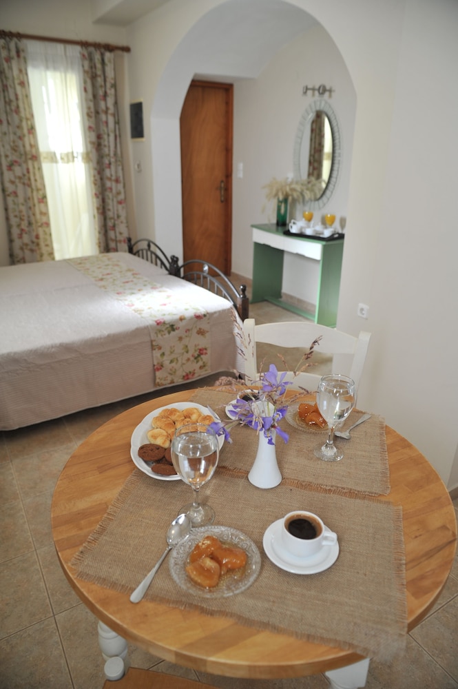 Apartment (Fournos) photo 2