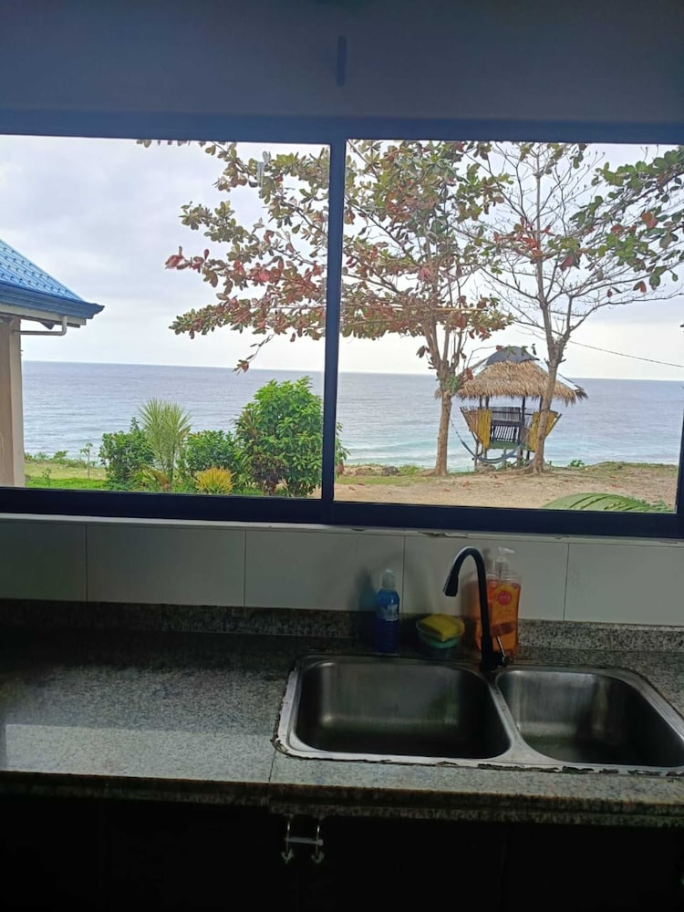 Family House, 4 Bedrooms, Pool View, Beachfront photo 3