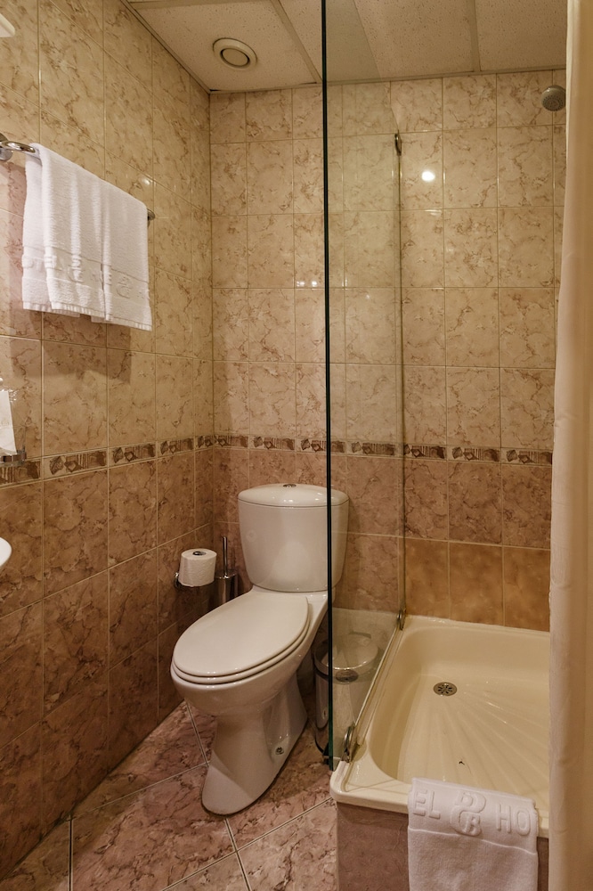 Basic Room photo 3
