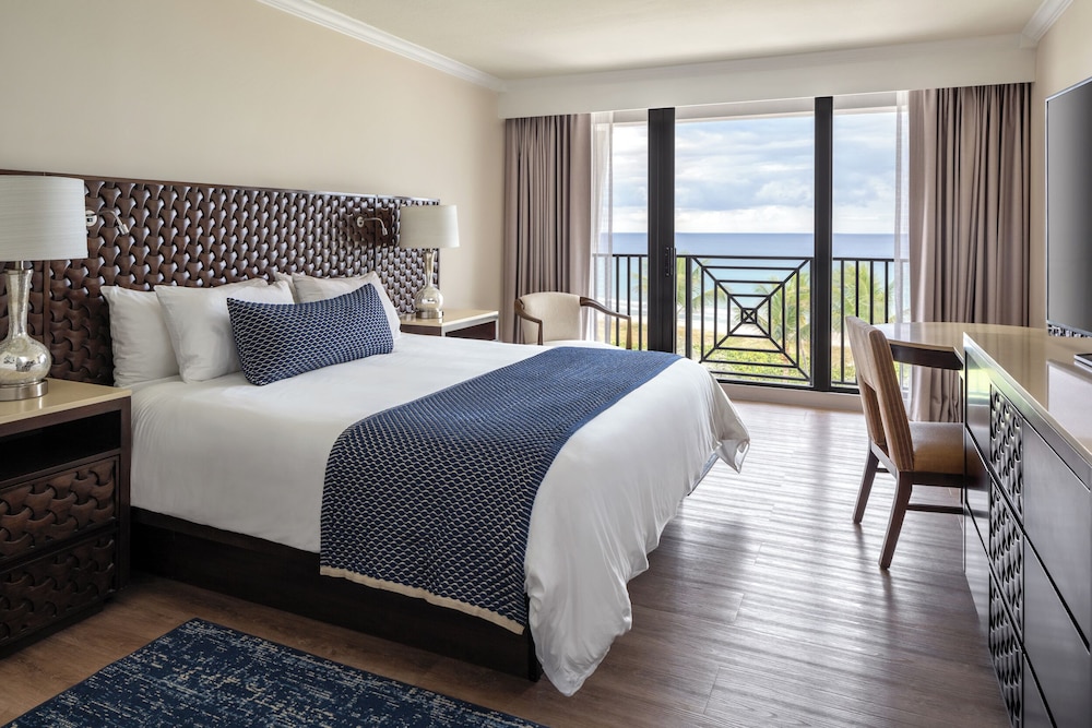 Junior Suite, 1 King Bed with Sofa bed, Oceanfront