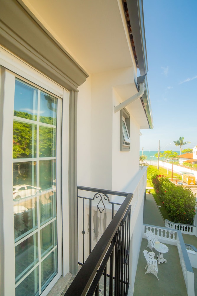 Premium Double Room, Partial Sea View, Beachside photo 3
