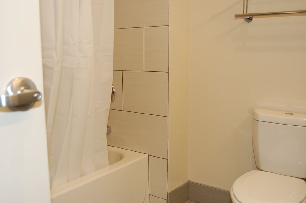 Deluxe Room - Photo 23