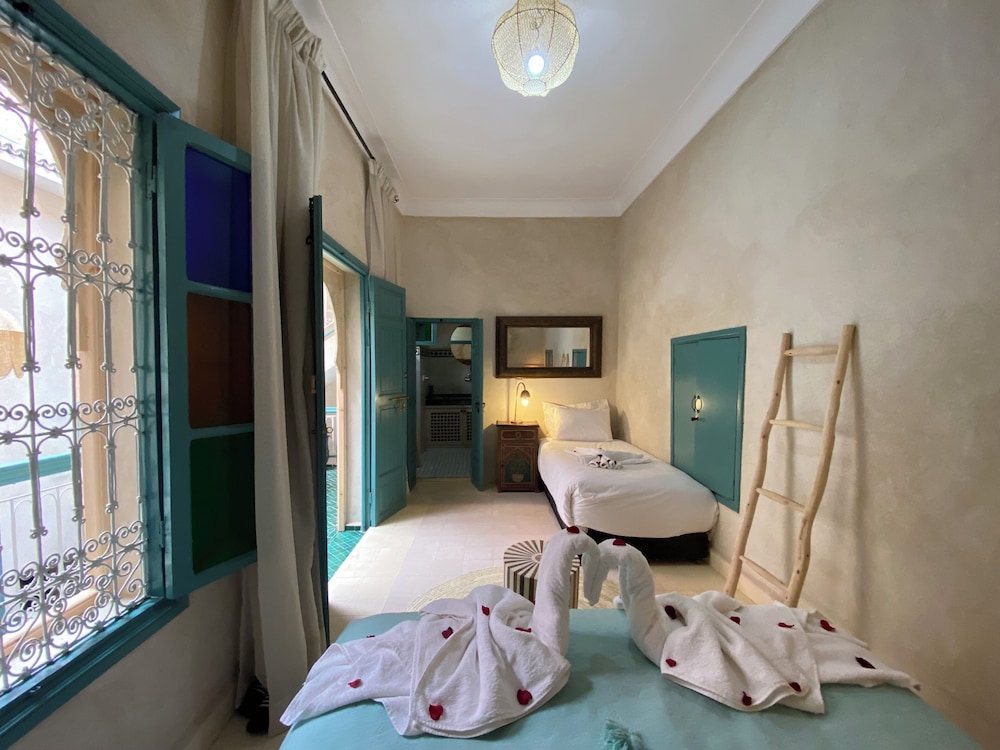 Room - Photo 4