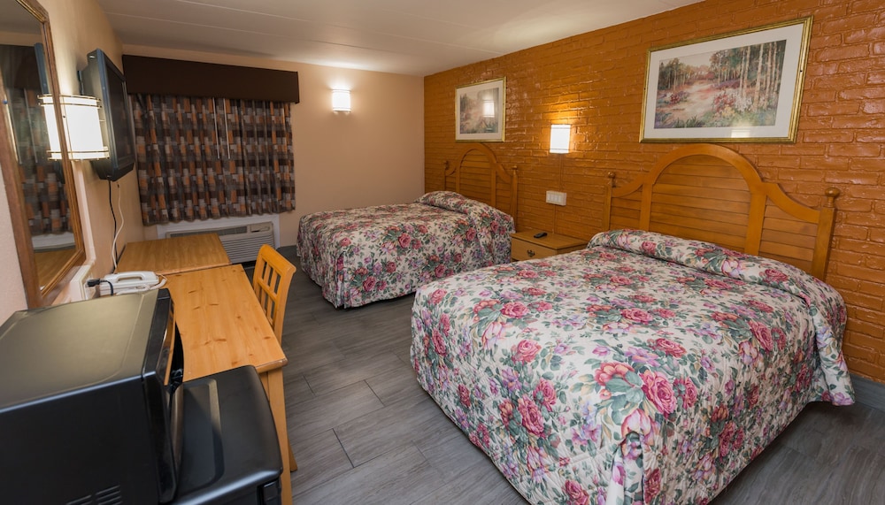 Room, 2 Double Beds, Smoking photo 1