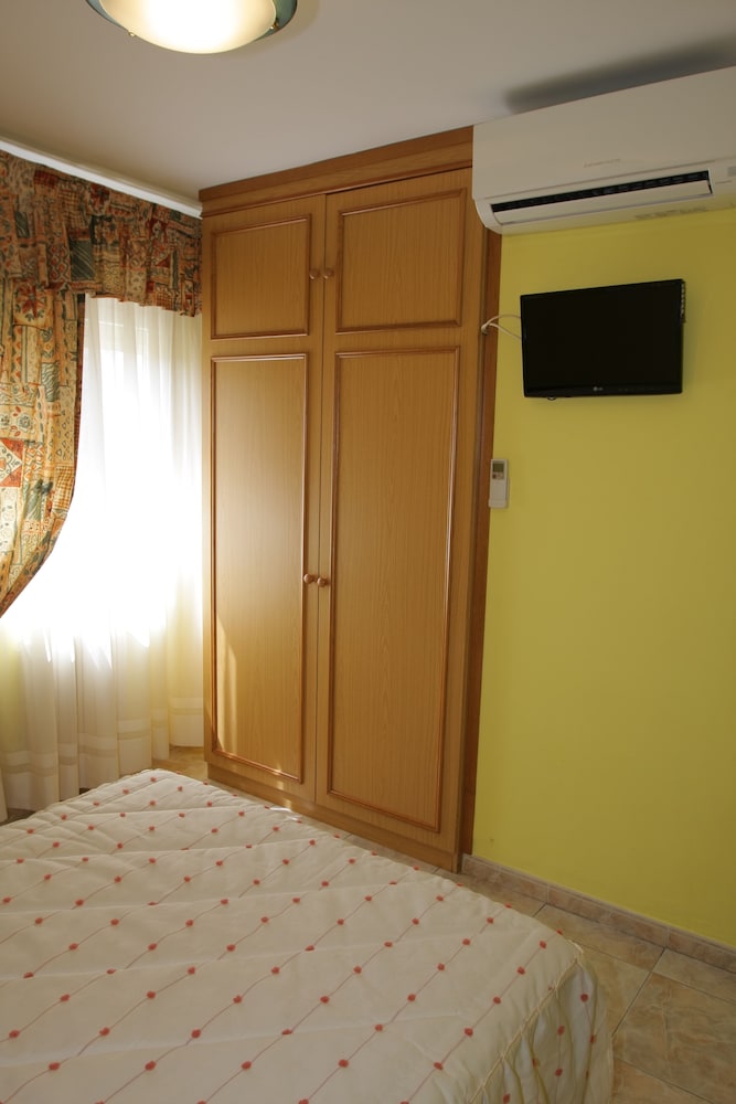 Single Room - City View