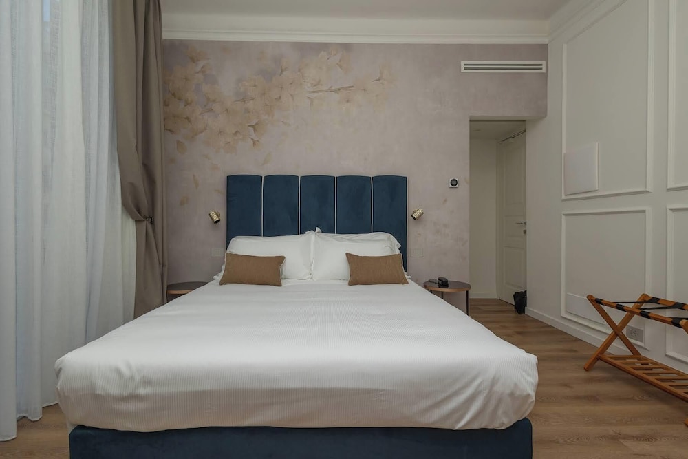 Superior Double Room, Balcony - Photo 5