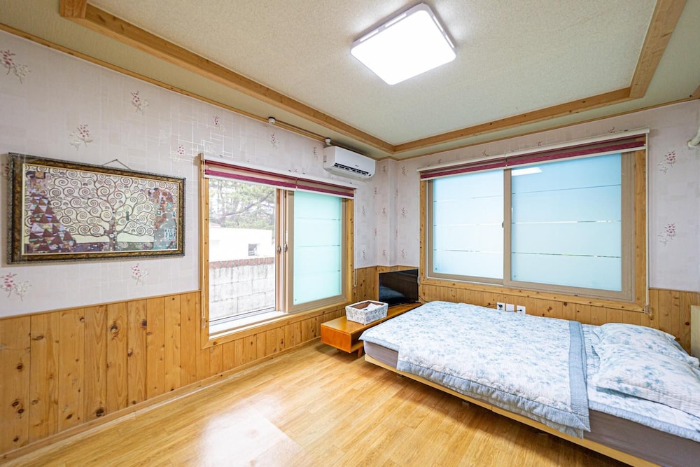 Basic Room, 1 Bedroom (Rosemary) - Photo 4