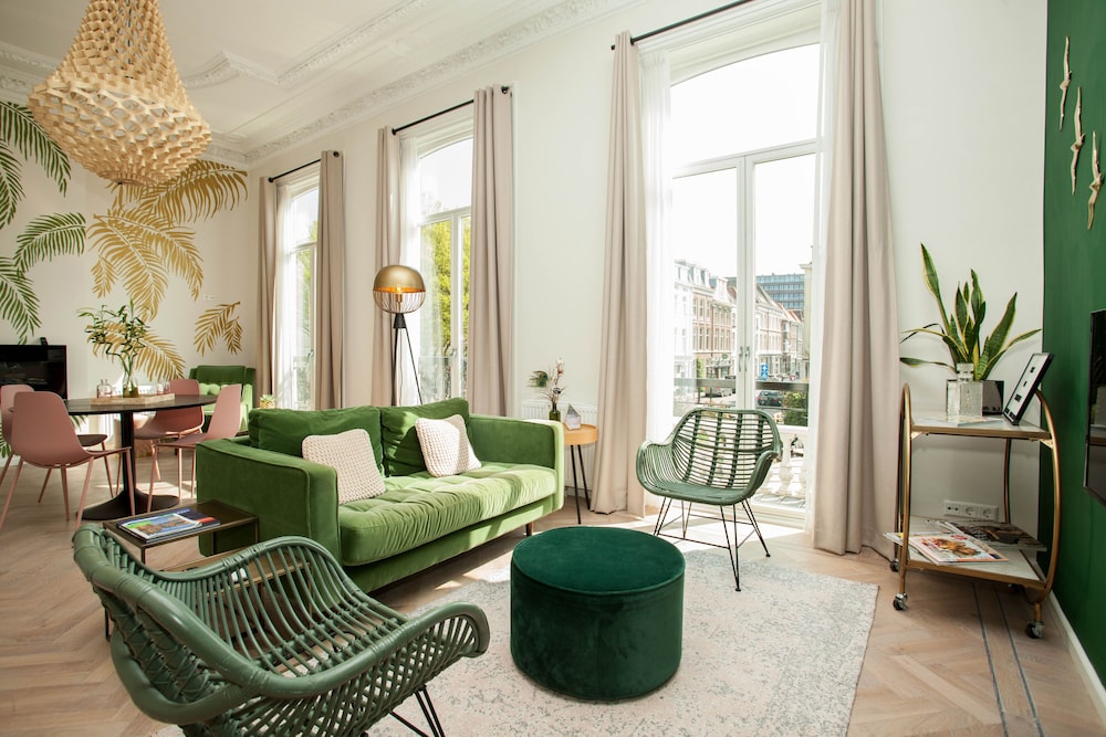 Royal Room, Multiple Beds