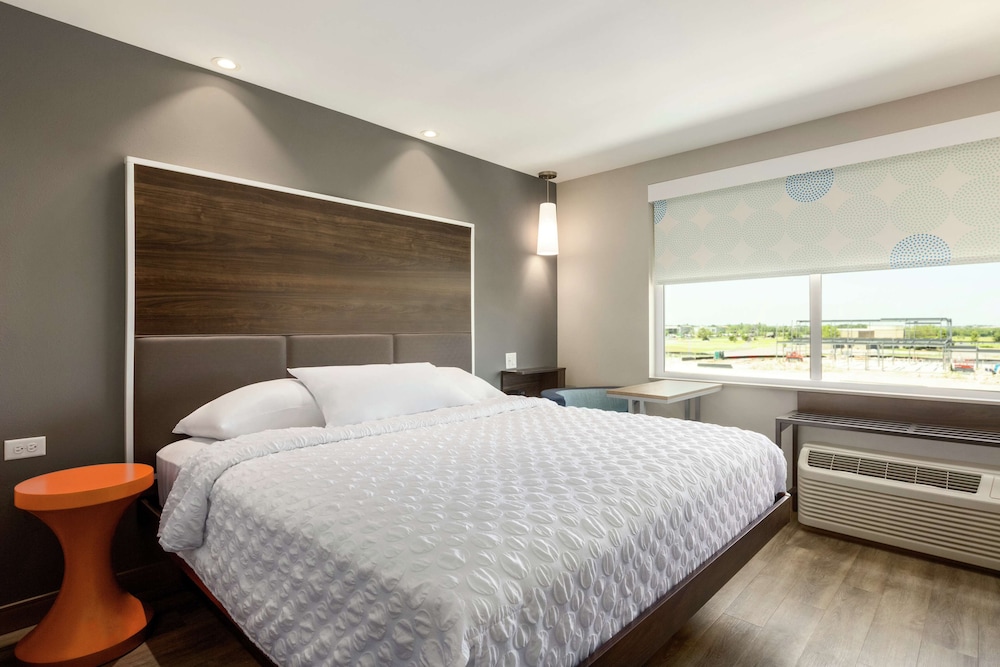 Room, 1 King Bed, Accessible, Bathtub (Hearing) photo 1