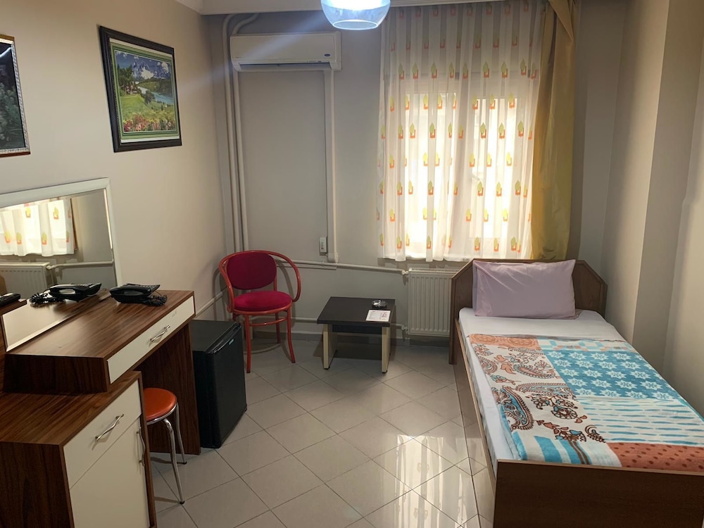 Basic Single Room, City View photo 3