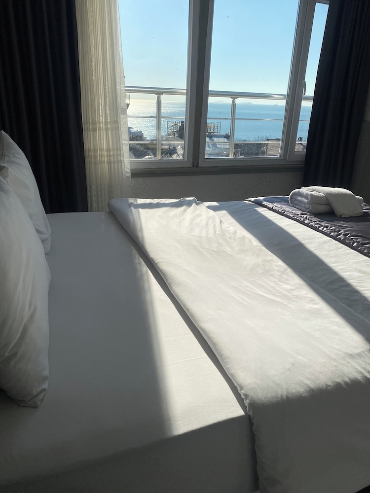 Superior Triple Room photo 2