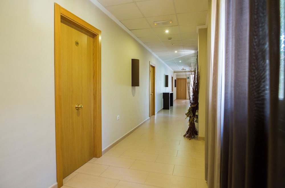 Single Room - Photo 2