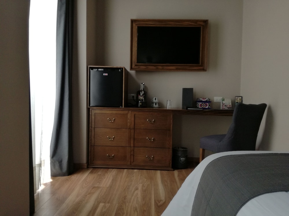 Executive Room, 1 King Bed, Balcony, City View