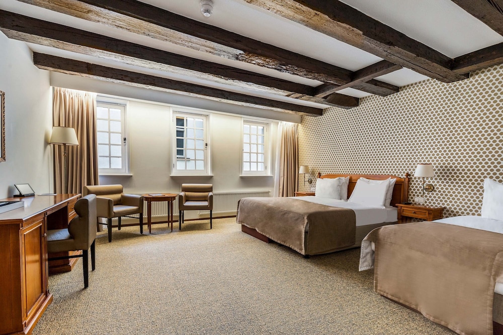 Superior Room, Multiple Beds, Courtyard View