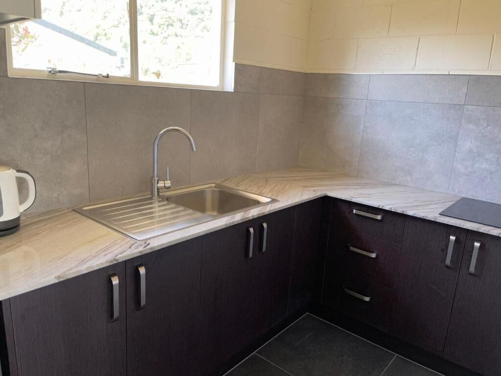 Standard Suite, 2 Bedrooms, Non Smoking, Kitchen photo 3