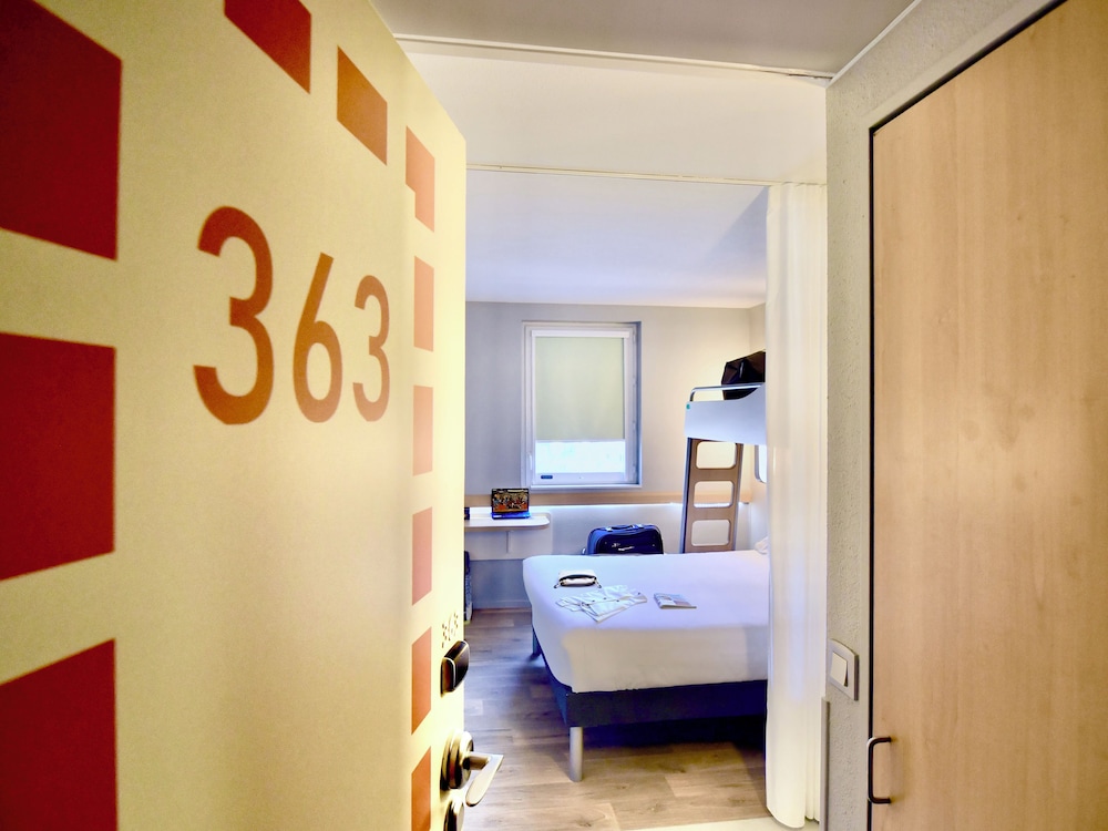 Triple Room, Multiple Beds photo 3