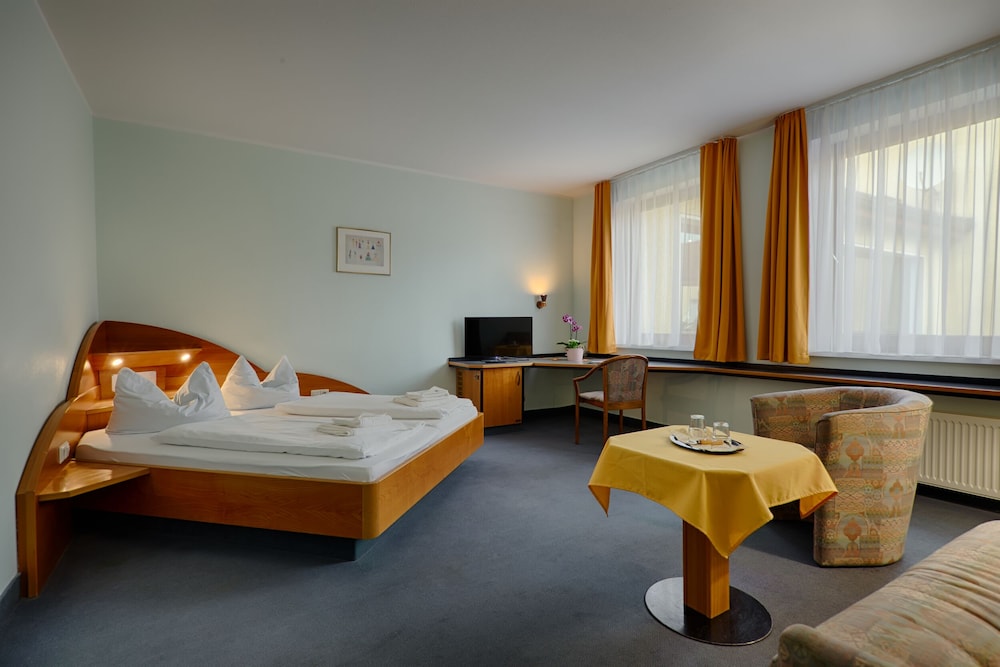 Double Room, 1 Queen Bed, Non Smoking photo 1