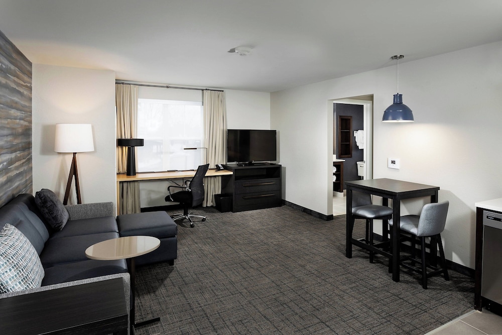 Suite, 1 Bedroom - Photo 6