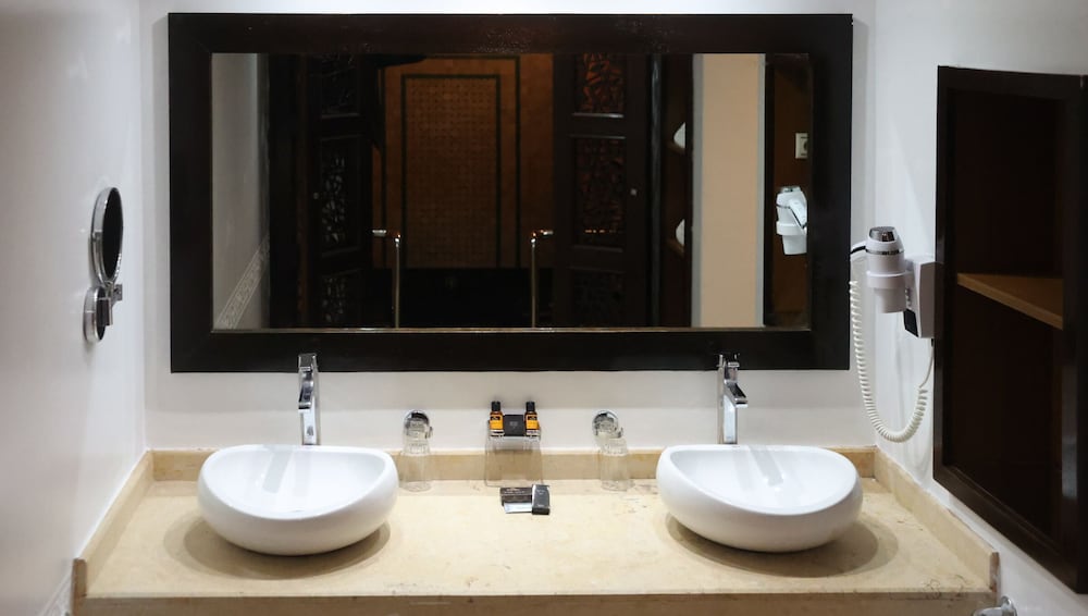 SUITE PRESTIGE - Photo 16