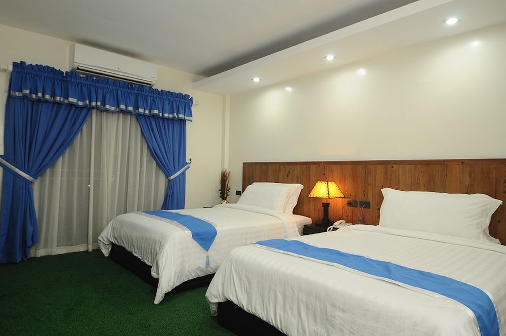 Room, 2 Double Beds, Non Smoking, Mountain View