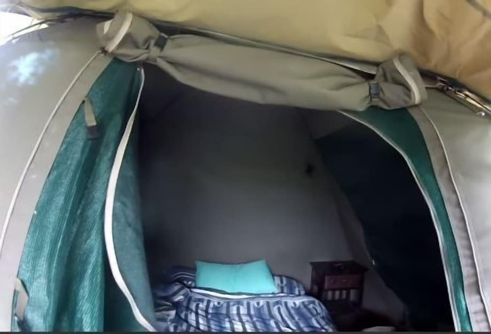 Tent, 1 Double Bed (Rhino) photo 2