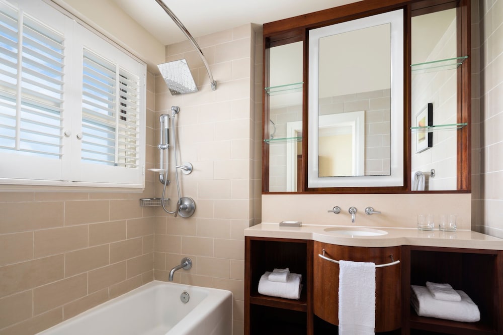 Banyon Ocean View 1 King or 1 Queen, Newly Renovated - Photo 5