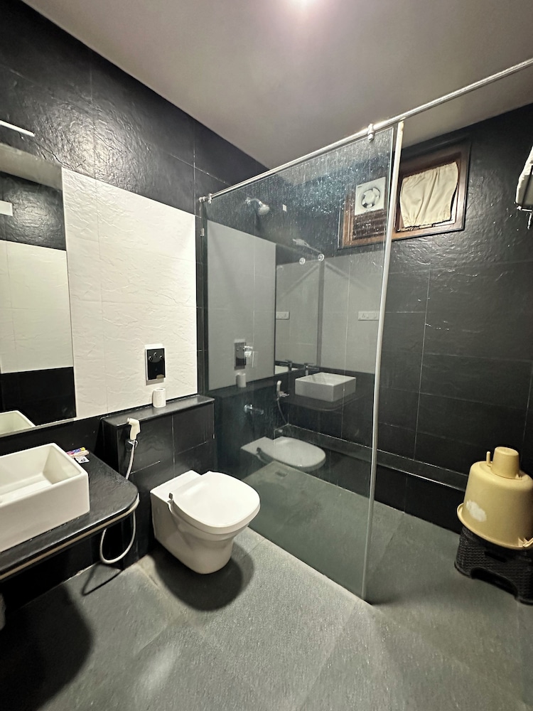 Luxury Quadruple Room - Photo 4