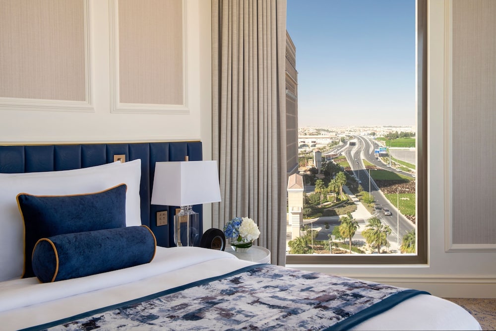 Executive Suite, 1 Bedroom - Photo 6