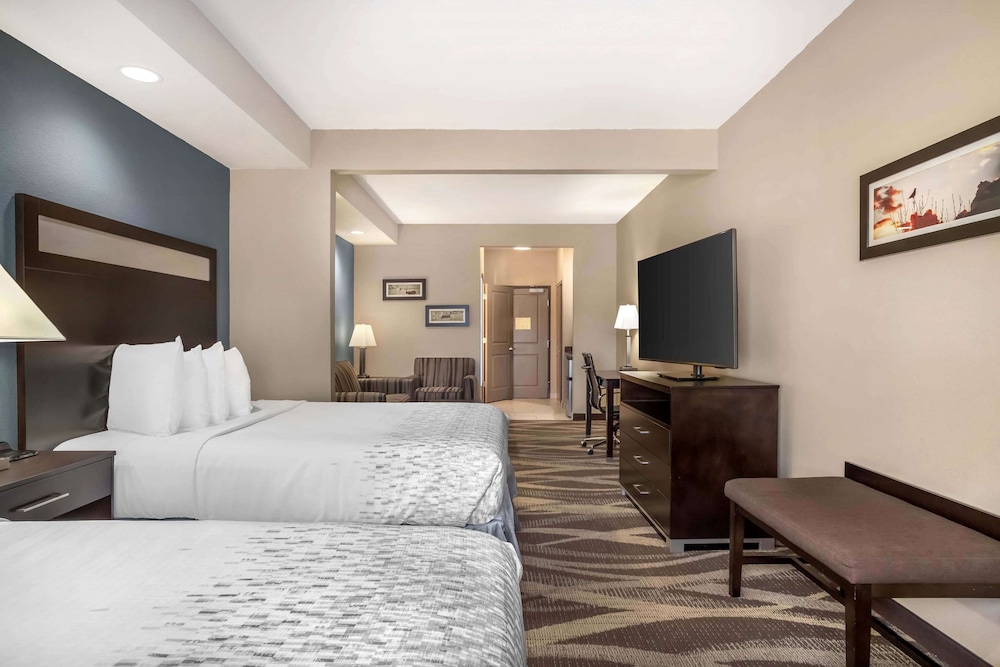 Suite, 2 Queen Beds, Non Smoking, Refrigerator & Microwave (with Sofabed)