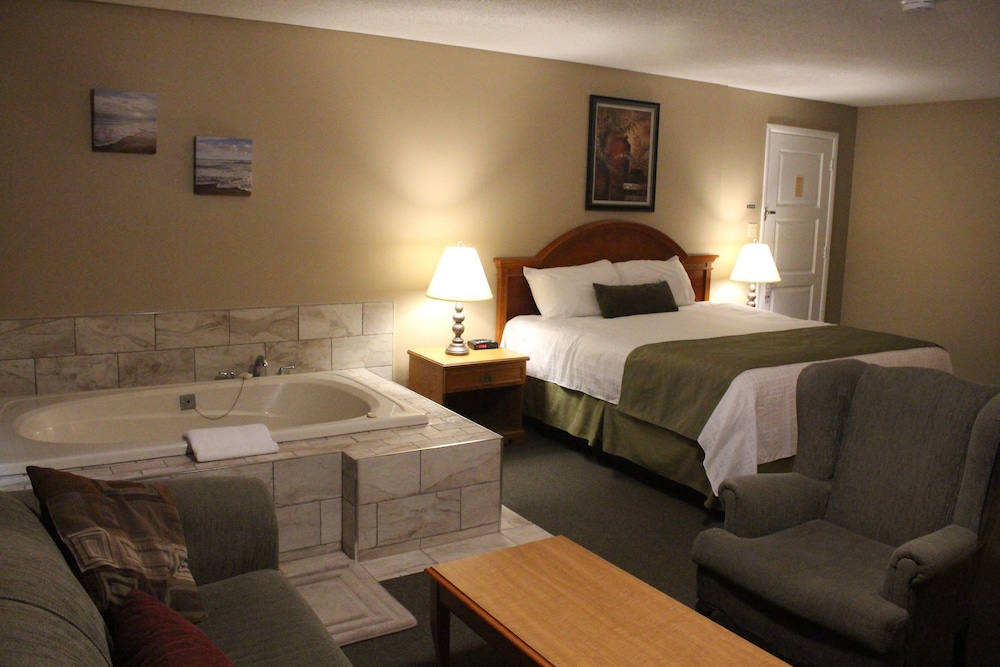 Premium Room, 1 King Bed with Sofa bed (2 person Jacuzzi) photo 2
