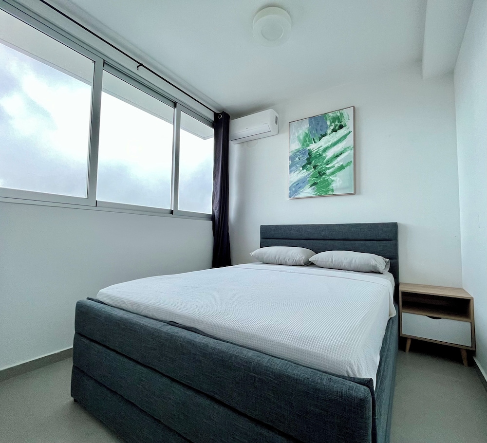 Luxury Condo, Ocean View (103)