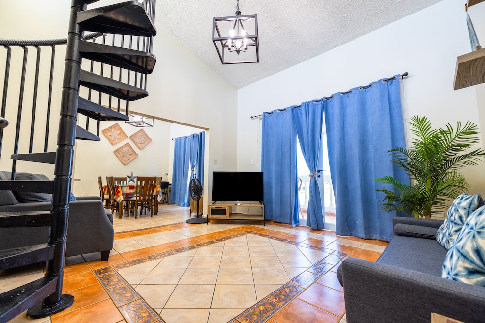 Basic Apartment photo 1