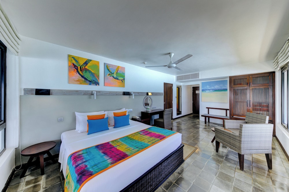 Deluxe King Ocean View with Balcony - Discounts (10% on Food and Beverage, 15% on SPA)