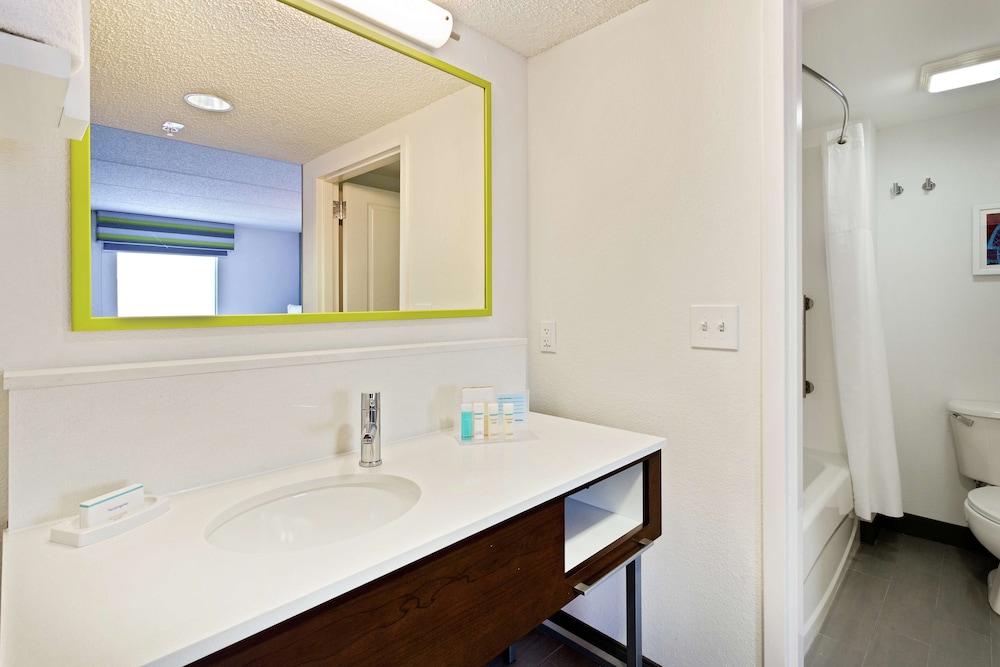 Studio Suite Two Queens