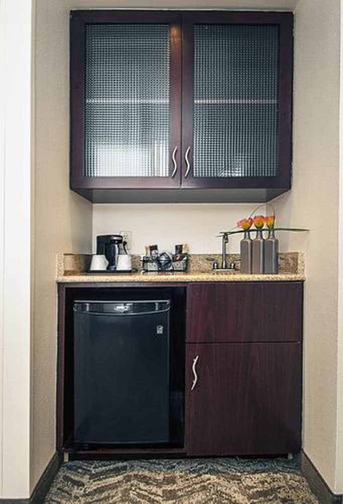 Studio, 2 Double Beds - Photo 8