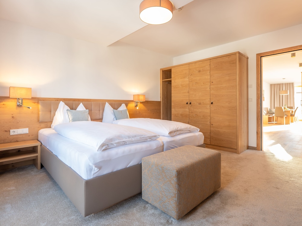 Luxury Apartment, Multiple Beds, Non Smoking, Mountain View photo 3