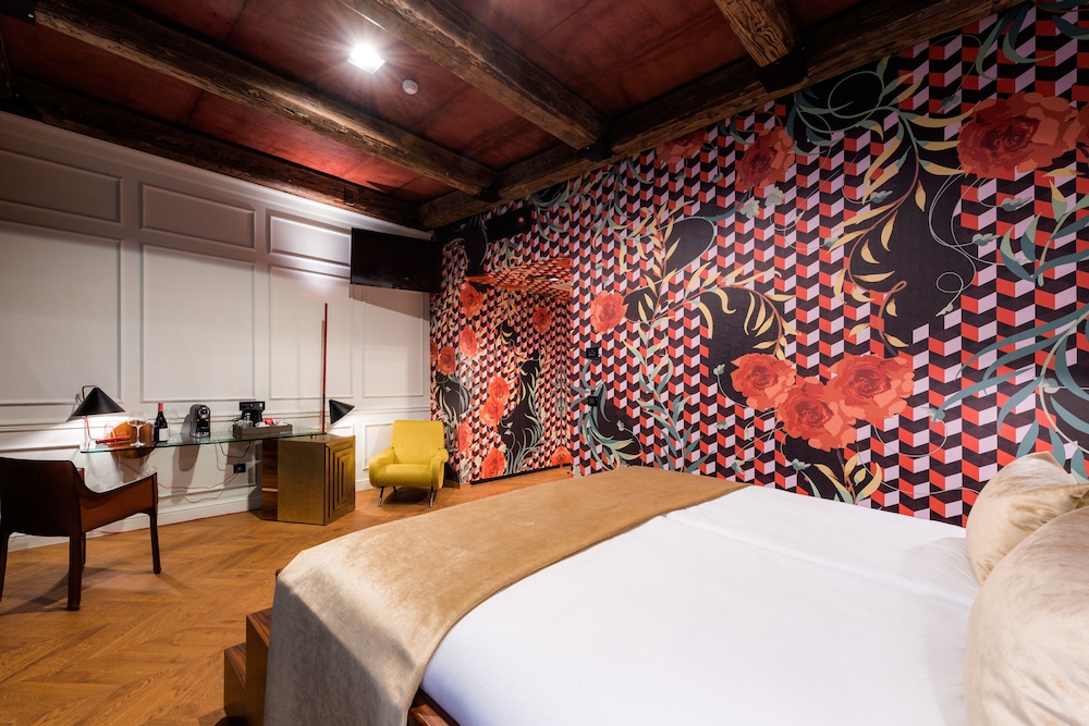 DELUXE ROOM - Photo 4