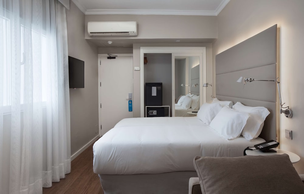 Standard Room - Photo 1